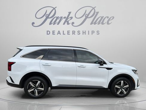 Used 2022 Kia Sorento EX w/ Panoramic Sunroof Package FWD image 6