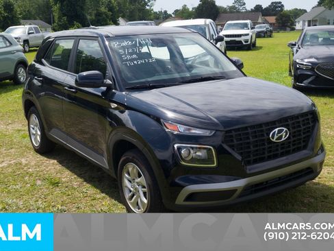 Certified 2026 Hyundai Venue SE FWD image 22