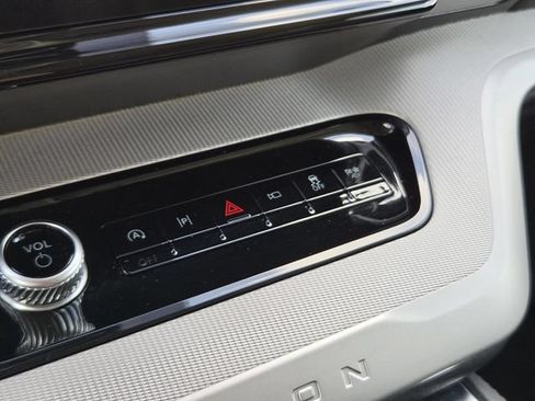 Used 2025 Ford Expedition Active RWD image 20