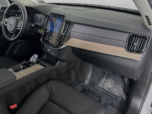 Used 2025 Volvo XC90 T8 Plus w/ Protection Package Premier AWD/4WD image 29