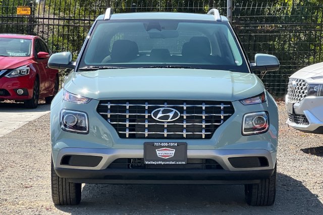 New 2026 Hyundai Venue SEL FWD image 3