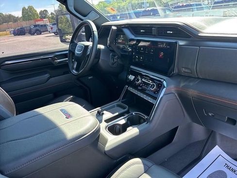 Used 2024 GMC Sierra 2500 AT4 w/ AT4 Premium Plus Package AWD/4WD image 12
