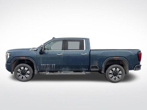 Used 2024 GMC Sierra 2500 Denali w/ Denali Reserve Package AWD/4WD image 3