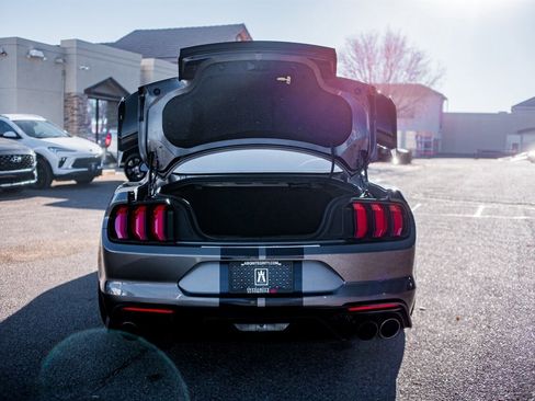 Used 2022 Ford Mustang Shelby GT500 w/ Carbon Fiber Track Pack image 28