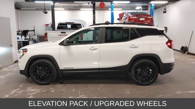 Used 2024 GMC Terrain SLE w/ Elevation Edition FWD image 45
