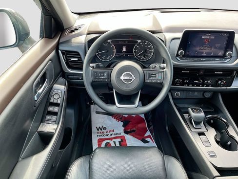 Used 2023 Nissan Rogue SV image 21