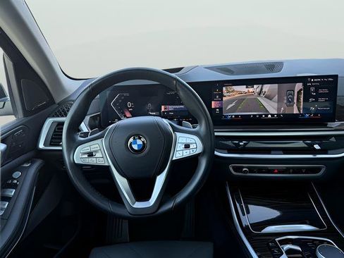 Used 2024 BMW X7 xDrive40i image 14