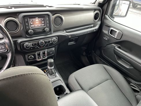 Used 2020 Jeep Wrangler Sport image 14