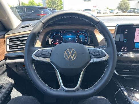 New 2026 Volkswagen Atlas SE FWD image 9