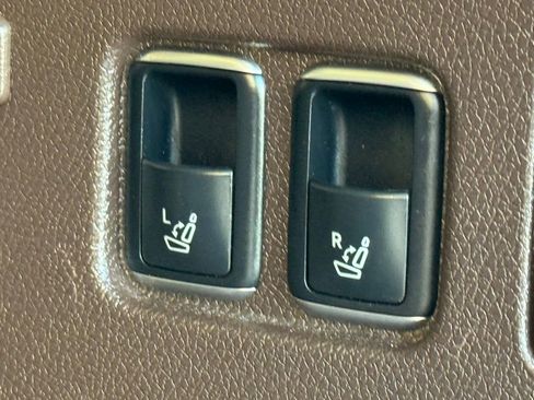 Used 2019 Mercedes-Benz GLS 450 4MATIC image 17