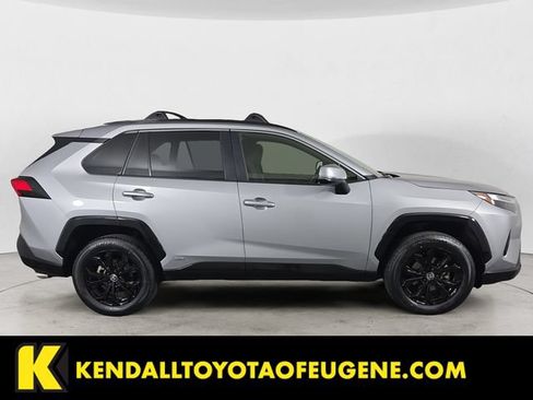 Used 2024 Toyota RAV4 SE w/ Convenience Package AWD/4WD image 4