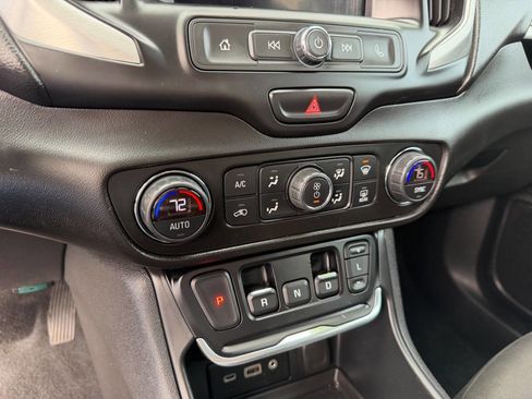 Used 2020 GMC Terrain SLE w/ Driver Convenience Package image 11