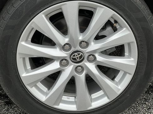 Used 2020 Toyota Camry LE FWD image 12
