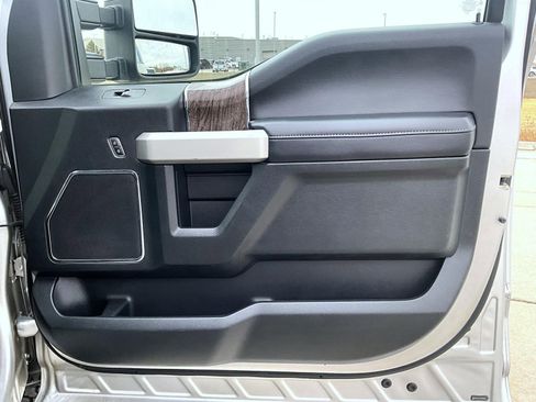 Used 2019 Ford F250 Lariat w/ Lariat Ultimate Package image 17