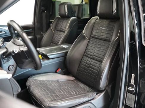 Used 2021 Cadillac Escalade Sport Platinum RWD image 46