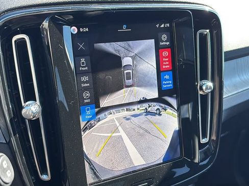 Certified 2026 Volvo XC40 B5 Plus AWD/4WD image 19