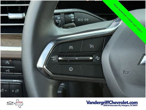 Used 2025 Chevrolet Tahoe High Country RWD image 12