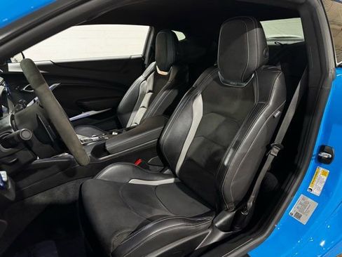 Used 2022 Chevrolet Camaro SS RWD image 6