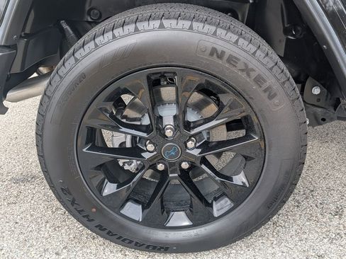 Used 2025 Jeep Wrangler Unlimited Sahara w/ Safety Group image 11