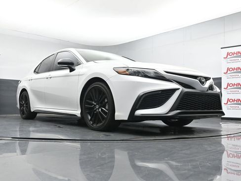 Used 2024 Toyota Camry SE w/ Blackout Package (TMS) image 18