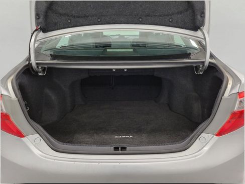 Used 2012 Toyota Camry SE FWD image 15