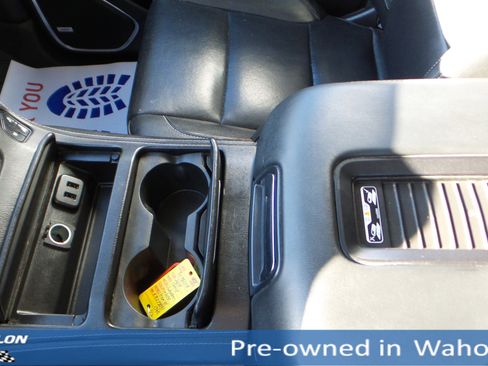 Used 2019 Chevrolet Suburban Premier image 17