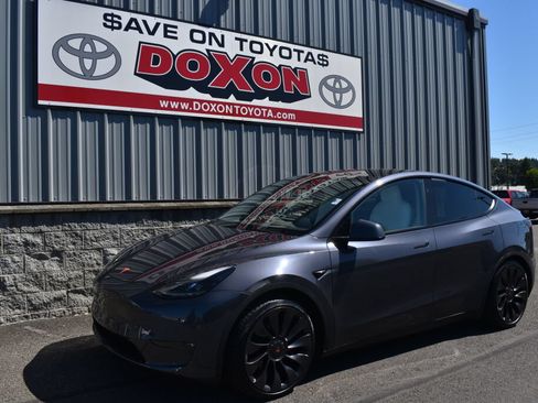 Used 2023 Tesla Model Y Performance AWD/4WD image 1
