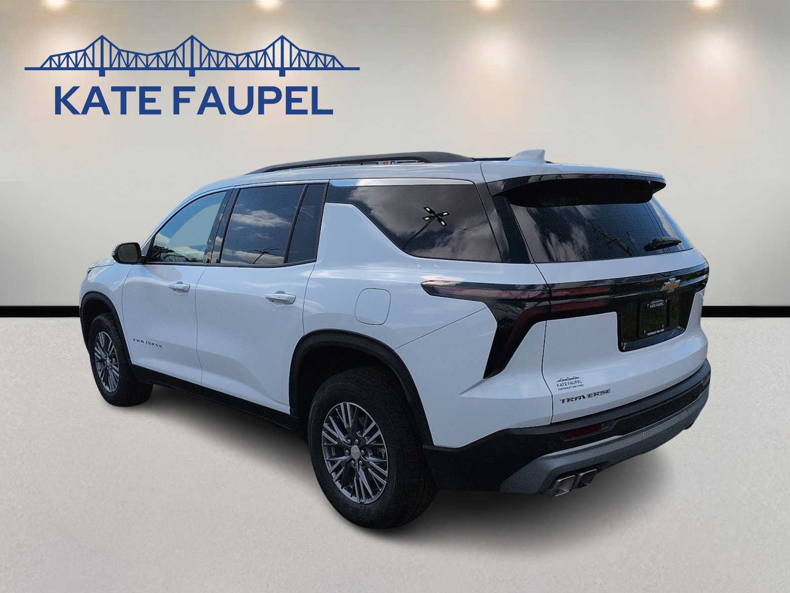 Used 2026 Chevrolet Traverse LT FWD image 5