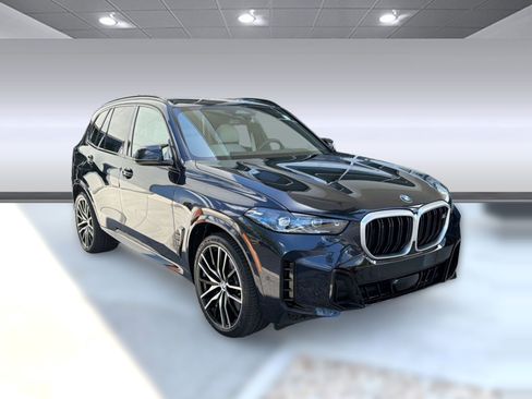 Used 2024 BMW X5 M60i w/ Climate Comfort Package image 7