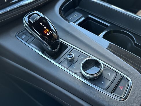 Used 2021 Cadillac Escalade Premium Luxury image 11