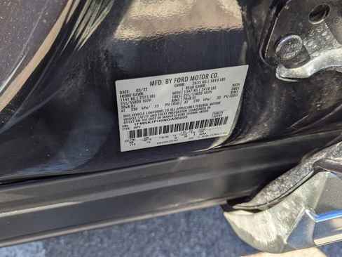 Used 2022 Ford Explorer Limited w/ Equipment Group 301A image 18