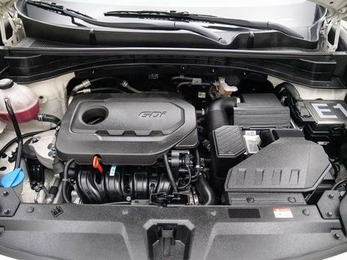 Used 2022 Kia Sportage LX image 11