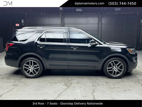 Used 2017 Ford Explorer Sport w/ Equipment Group 401A image 8