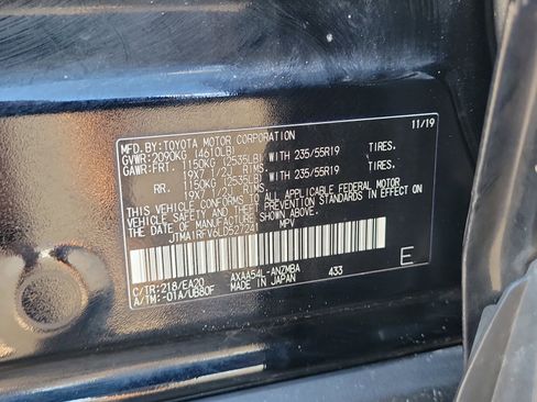 Used 2020 Toyota RAV4 XLE Premium AWD/4WD image 33