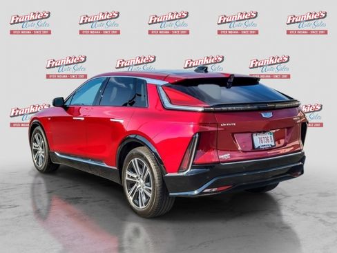 Used 2024 Cadillac Lyriq Luxury AWD/4WD image 3