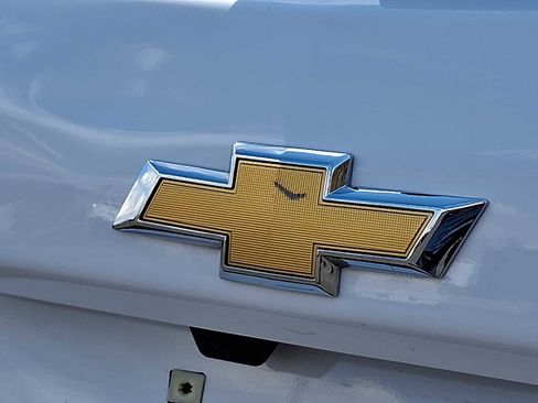 Used 2023 Chevrolet Equinox LS image 29