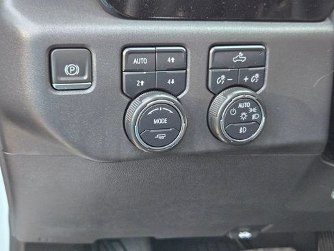 Used 2024 Chevrolet Silverado 1500 LT Trail Boss AWD/4WD image 11