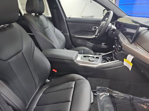 New 2025 BMW 330i xDrive Sedan w/ Convenience Package image 10