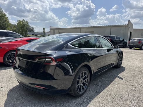 Used 2019 Tesla Model 3 Standard Range RWD image 3