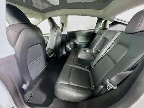 Used 2024 Tesla Model Y Long Range image 25
