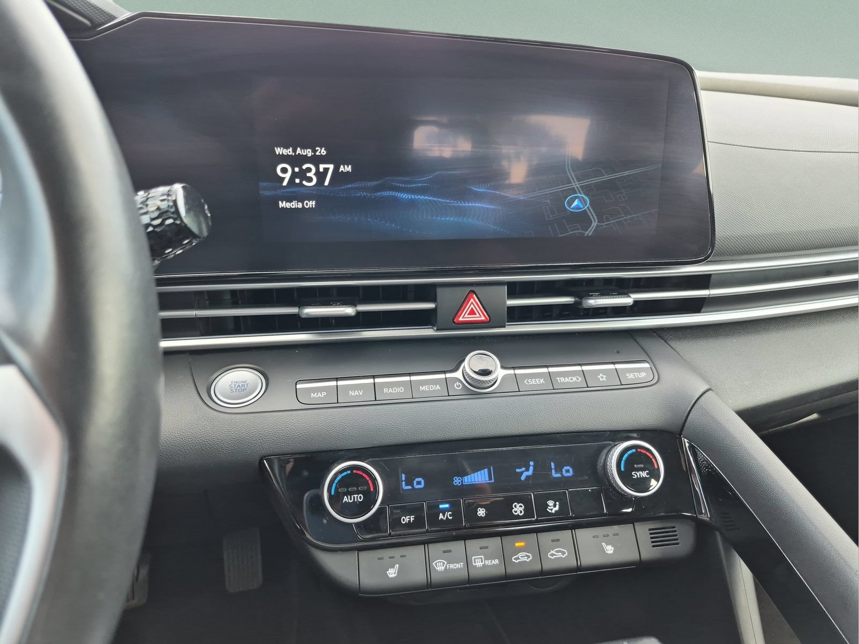 Used 2025 Hyundai Elantra SEL FWD image 12
