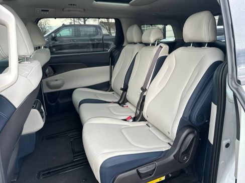 New 2026 Kia Carnival SX w/ SX Dark Edition Package FWD image 20