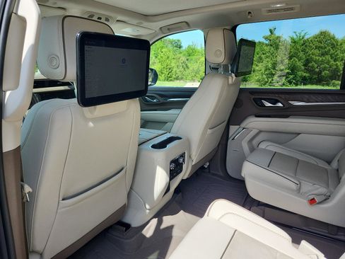 Certified 2023 GMC Yukon XL Denali w/ Denali Reserve Package AWD/4WD image 13