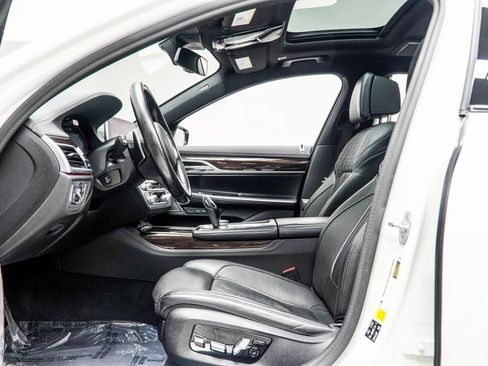 Used 2021 BMW 740i xDrive w/ M Sport Package AWD/4WD image 36