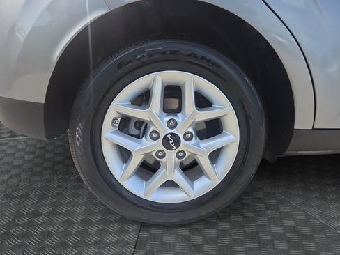 Used 2025 Kia Soul LX w/ LX Technology Package FWD image 34