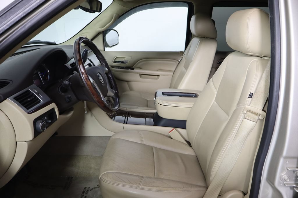Used 2013 Cadillac Escalade Luxury AWD/4WD image 11