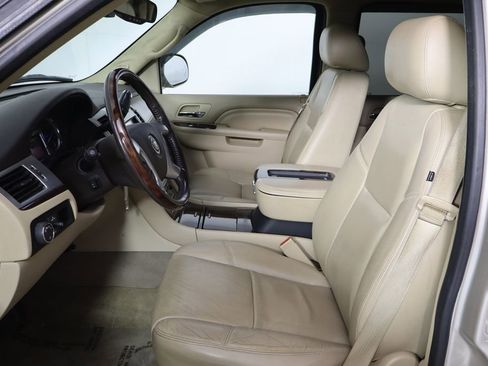Used 2013 Cadillac Escalade Luxury AWD/4WD image 11