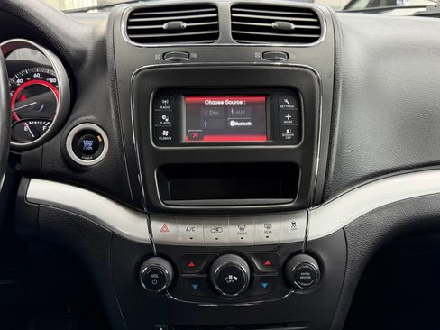 Used 2015 Dodge Journey SXT w/ Flexible Seating Group image 16