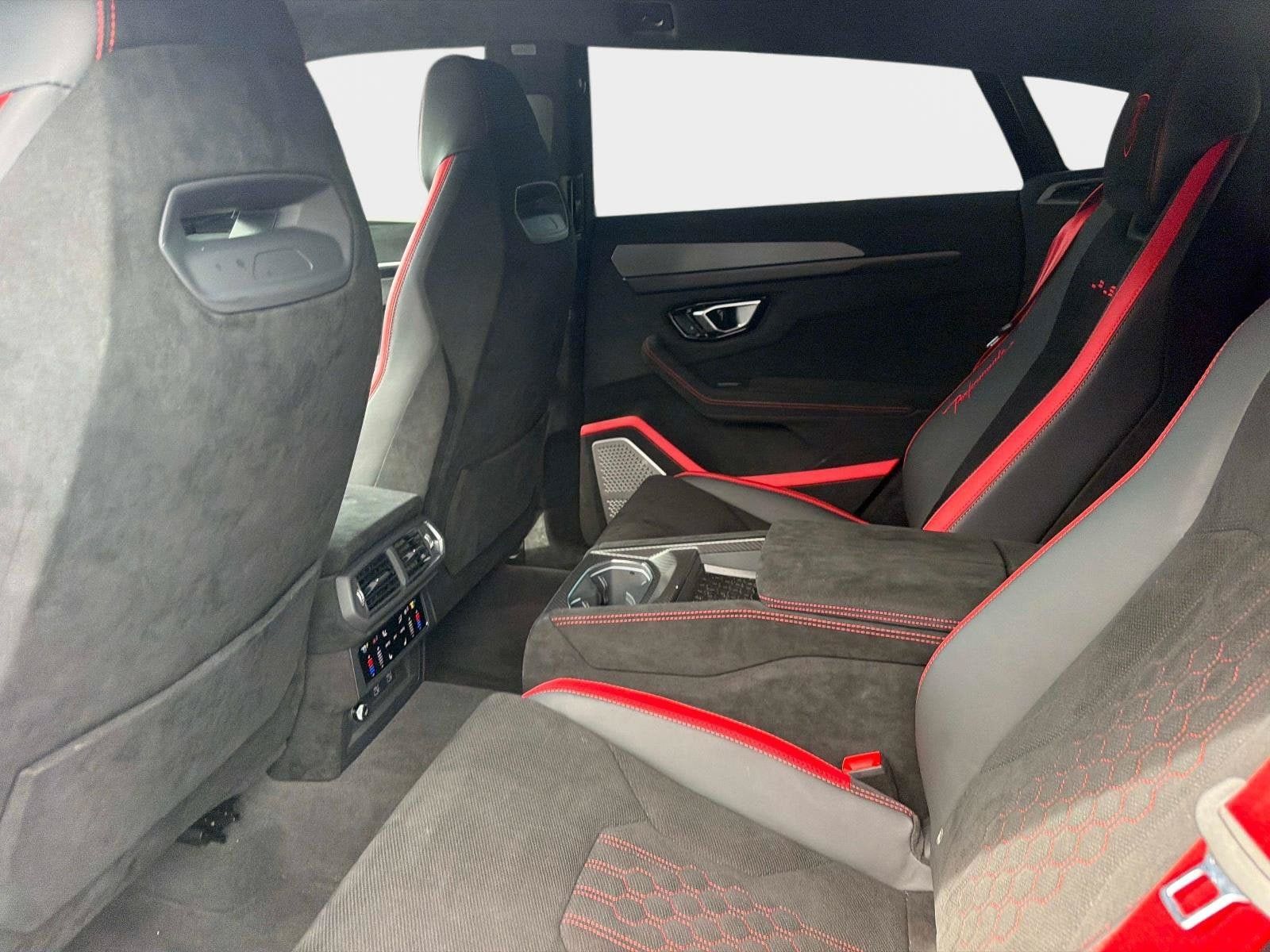 Used 2024 Lamborghini Urus Performante AWD/4WD image 15