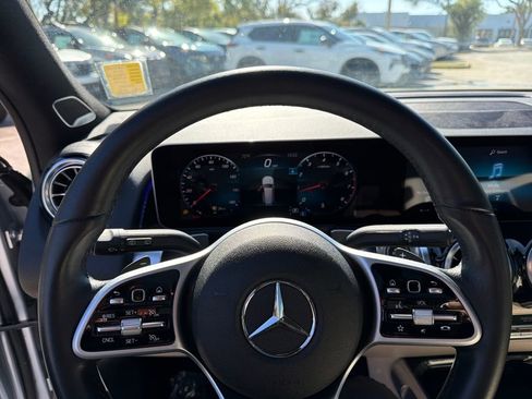 Used 2020 Mercedes-Benz GLB 250 GLB 250 image 18